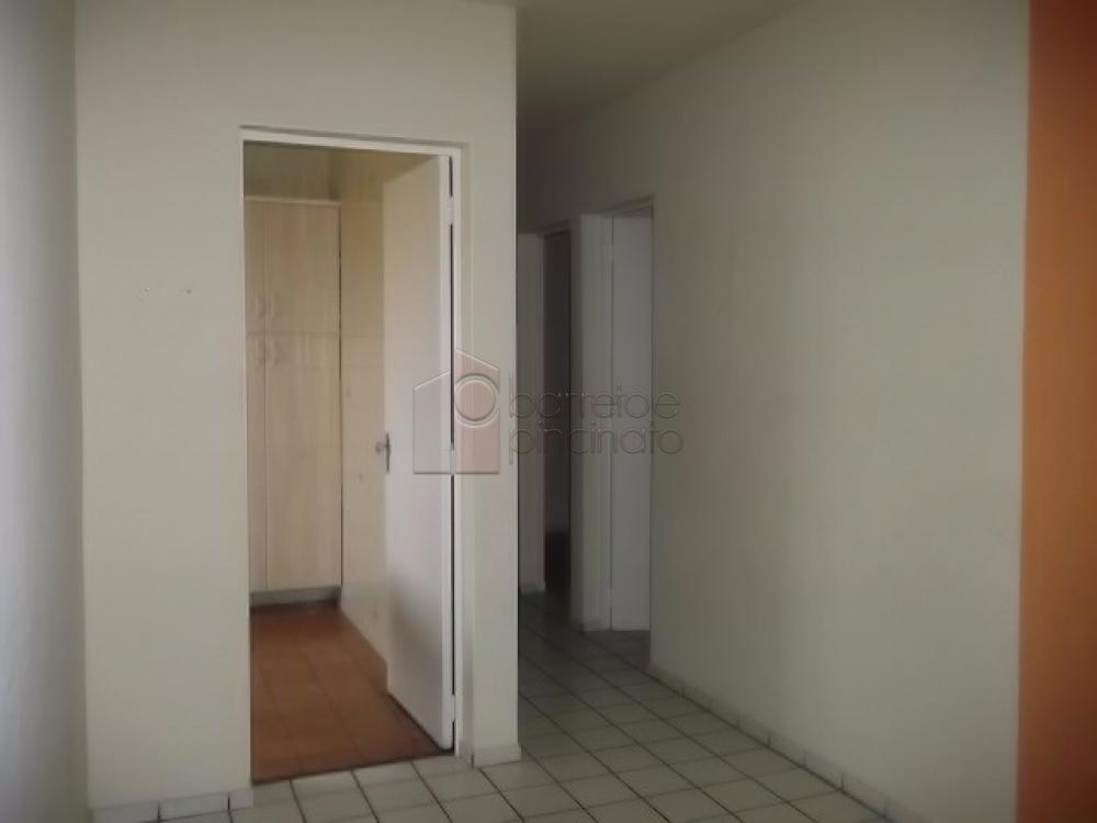 Comprar Apartamento / Padrão em Jundiaí R$ 260.000,00 - Foto 2