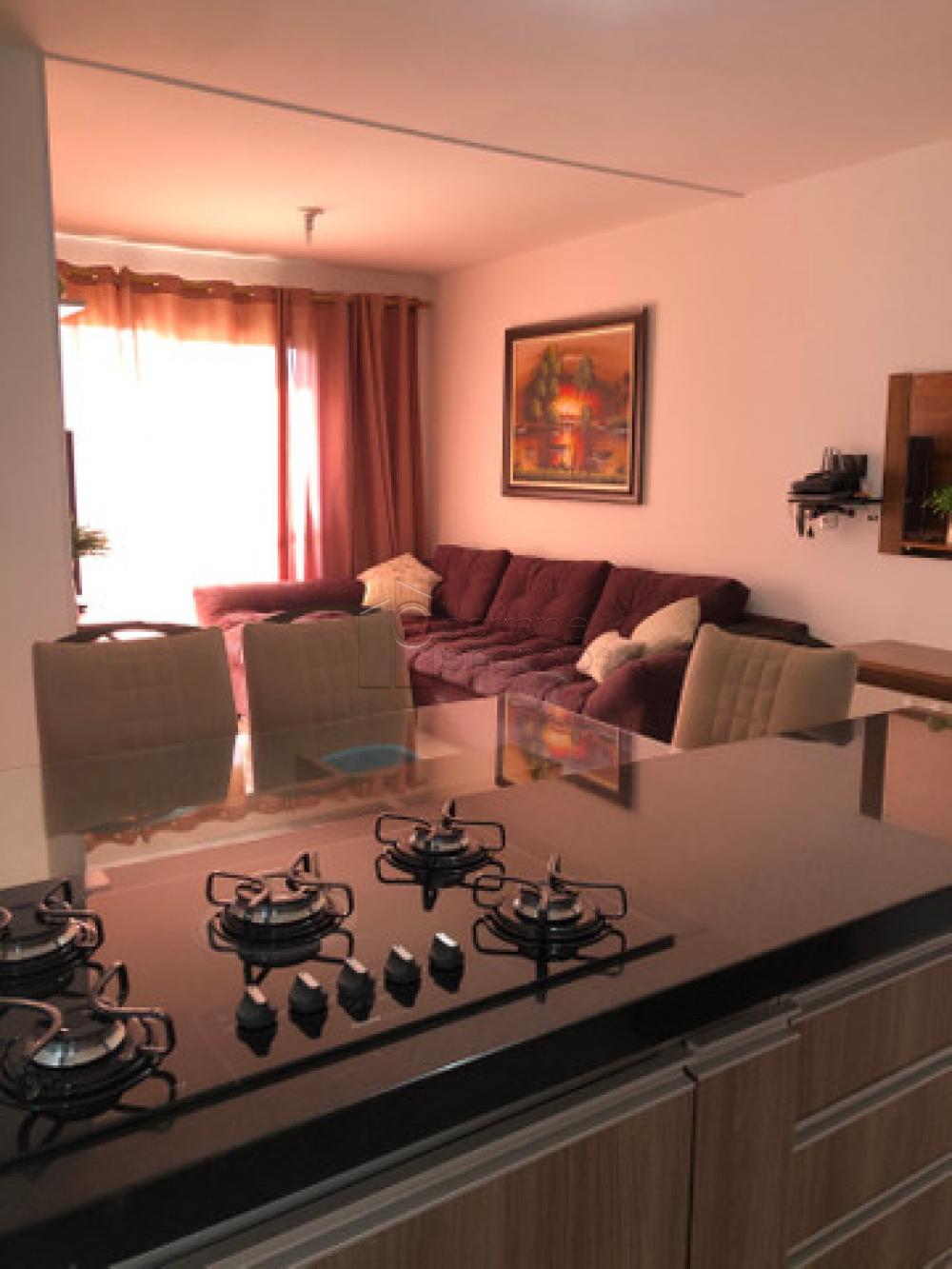 Alugar Apartamento / Padrão em Jundiaí R$ 1.800,00 - Foto 1