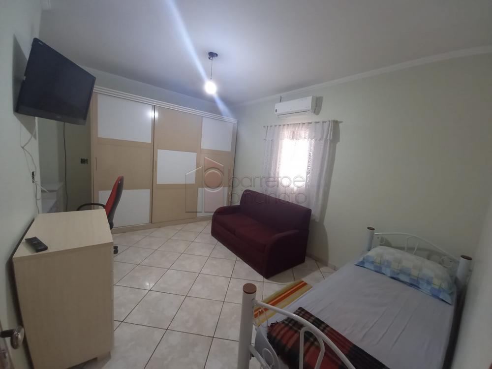 Alugar Casa / Sobrado em Jundiaí R$ 4.300,00 - Foto 2