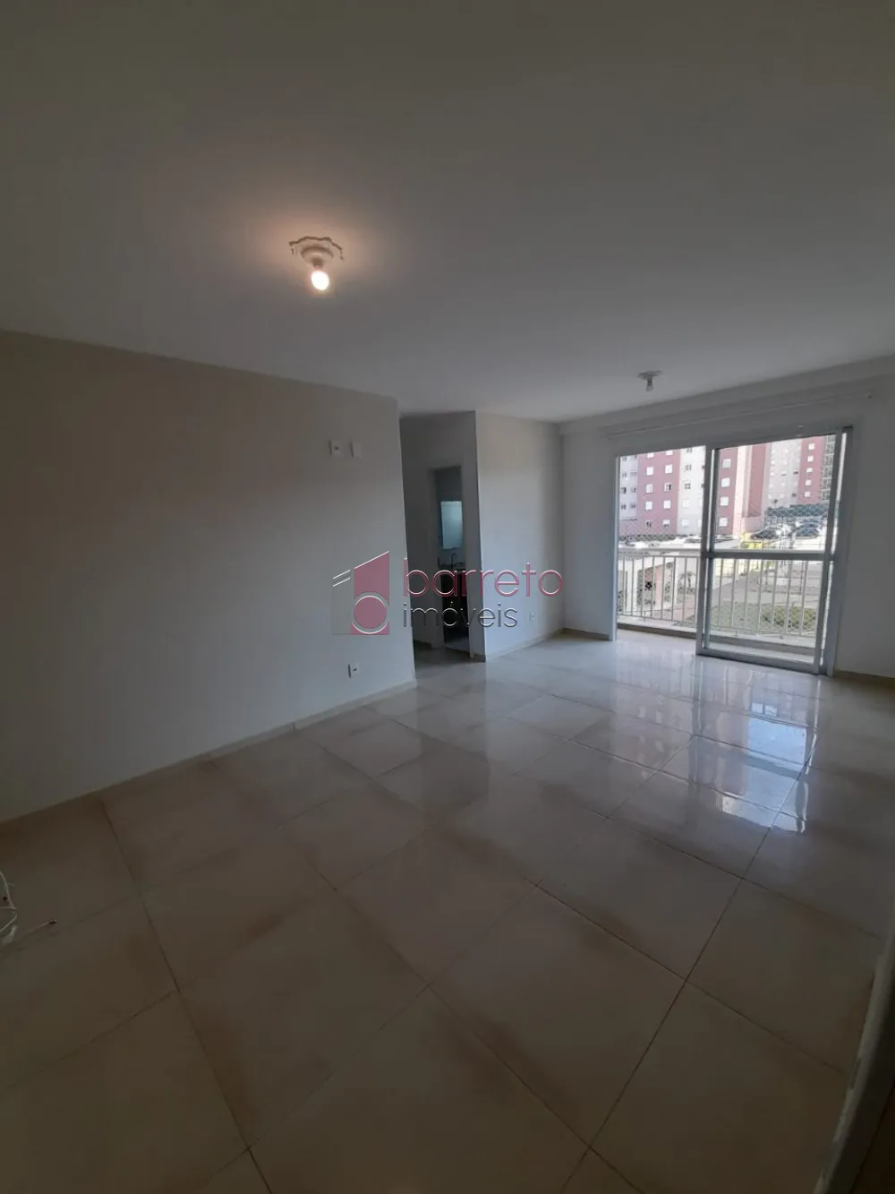 Comprar Apartamento / Padrão em Jundiaí R$ 400.000,00 - Foto 1