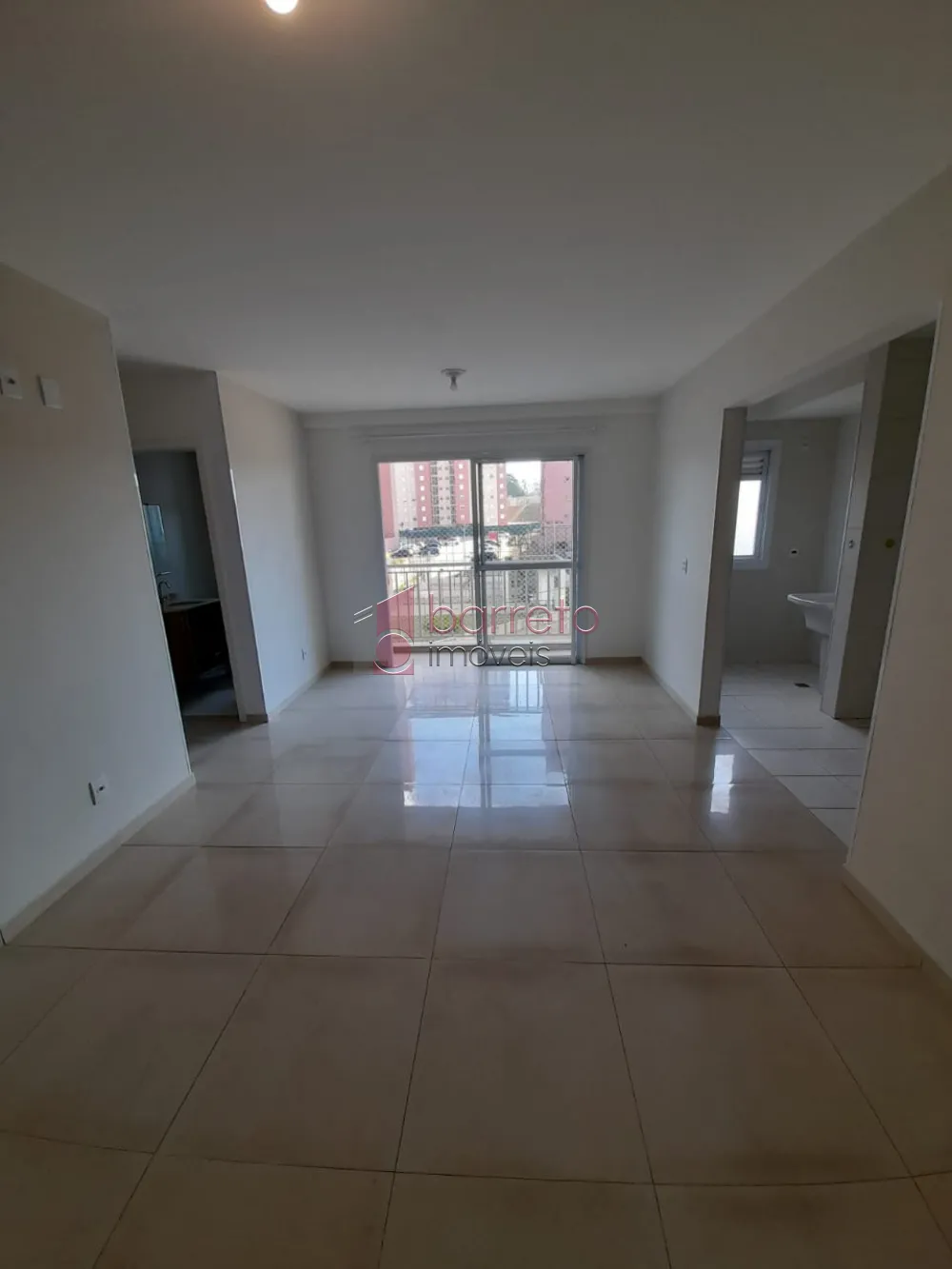 Comprar Apartamento / Padrão em Jundiaí R$ 400.000,00 - Foto 2