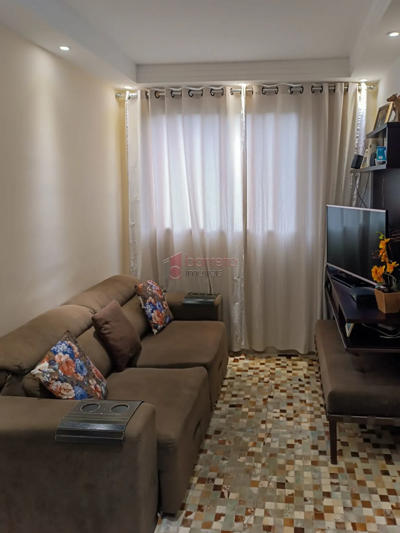 Comprar Apartamento / Padrão em Jundiaí R$ 298.000,00 - Foto 2