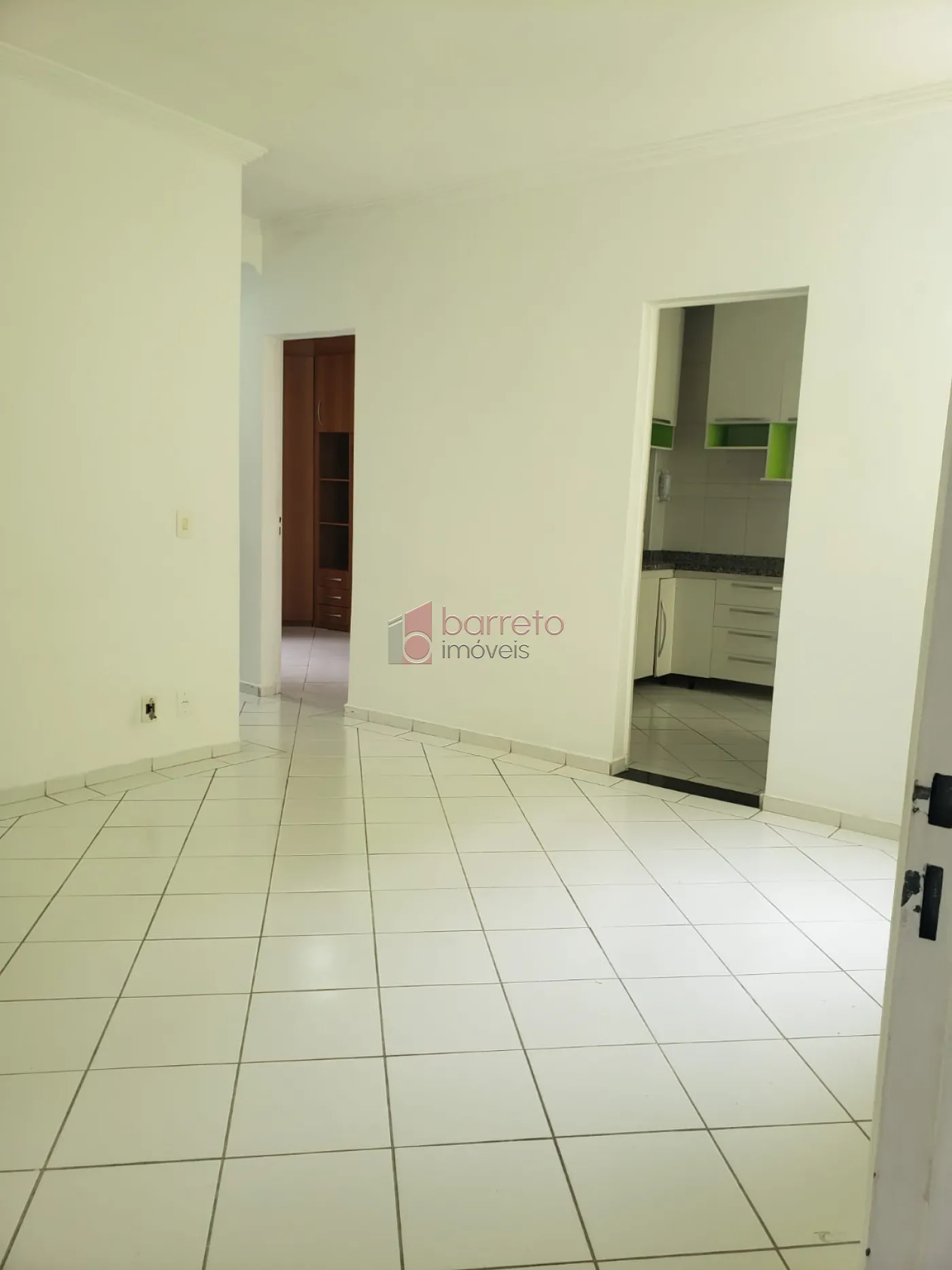 Comprar Apartamento / Padrão em Jundiaí R$ 350.000,00 - Foto 2