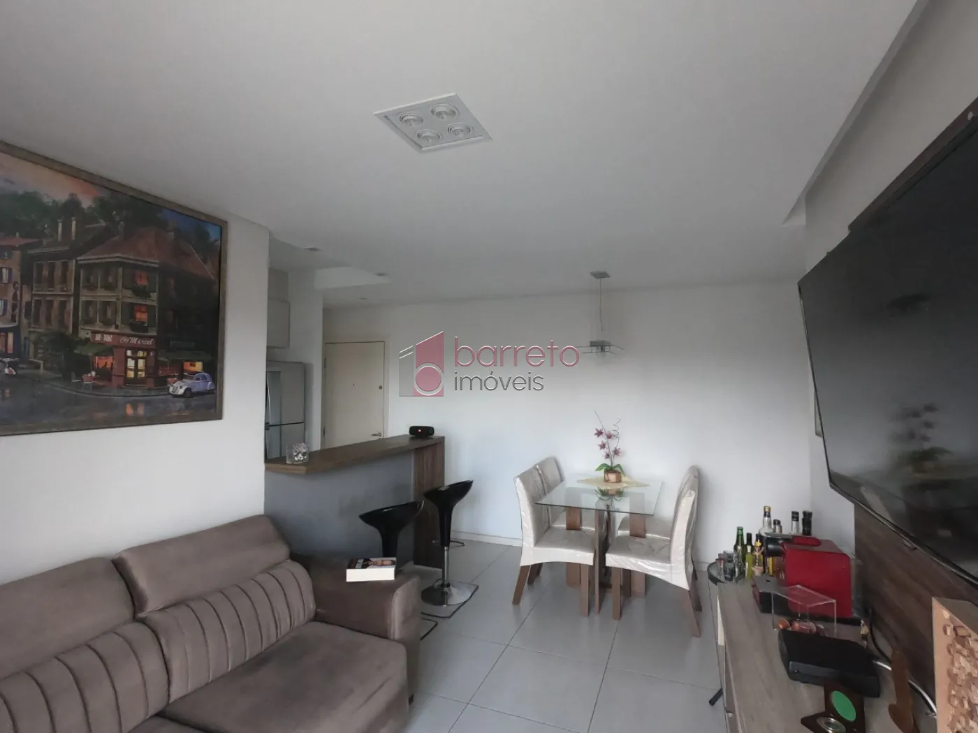 Comprar Apartamento / Padrão em Jundiaí R$ 590.000,00 - Foto 2