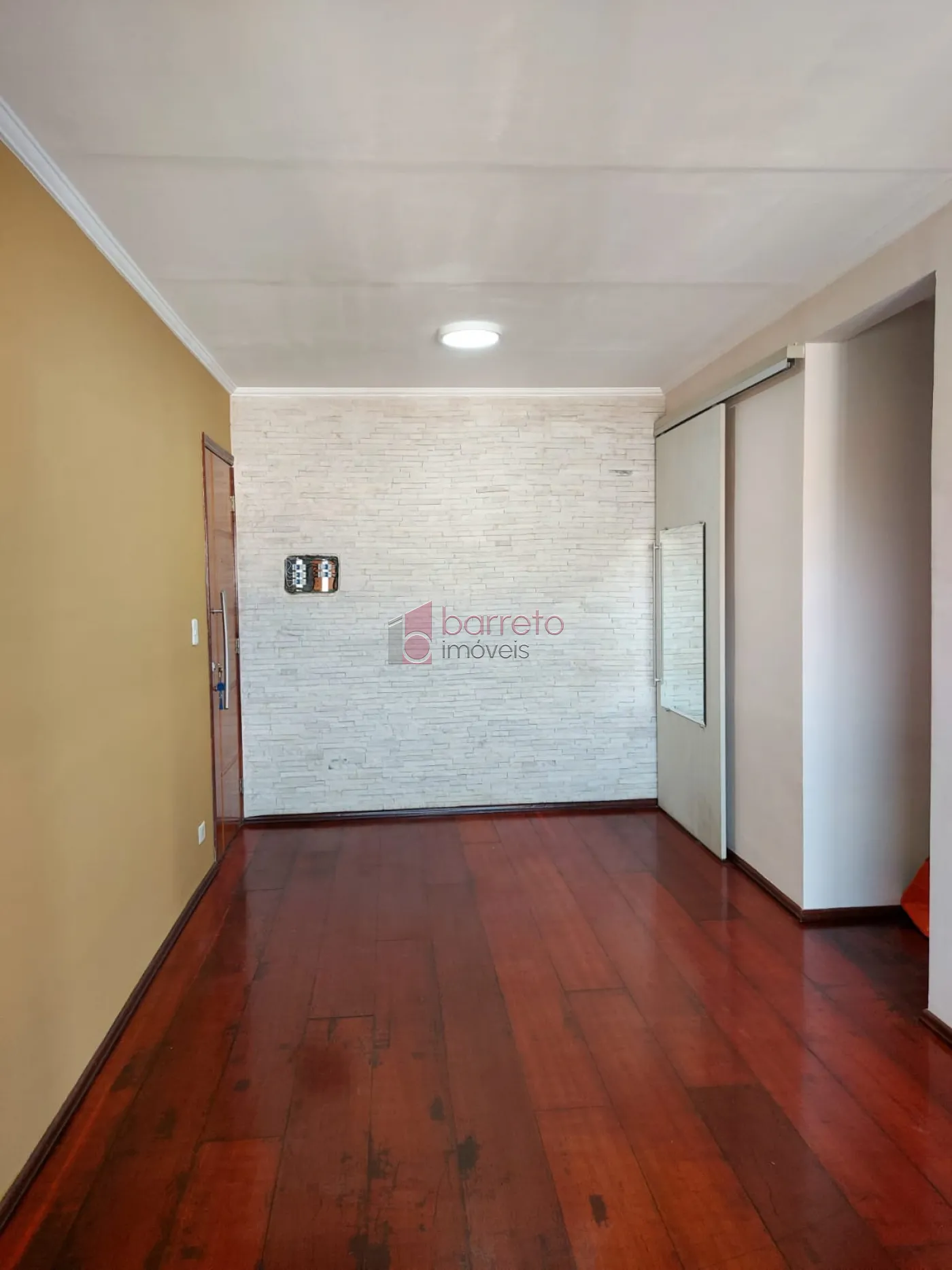 Comprar Apartamento / Padrão em Jundiaí R$ 340.000,00 - Foto 2