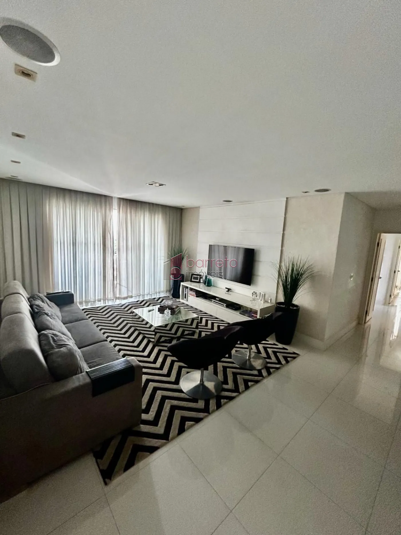 Comprar Apartamento / Padrão em Jundiaí R$ 1.750.000,00 - Foto 2