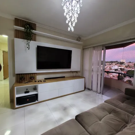 Apartamento / Padrão em Jundiaí , Comprar por R$405.000,00